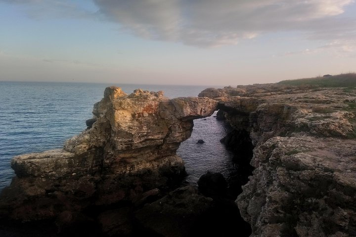 Descubre acantilados y mitos de la costa búlgara del norte del Mar Negro