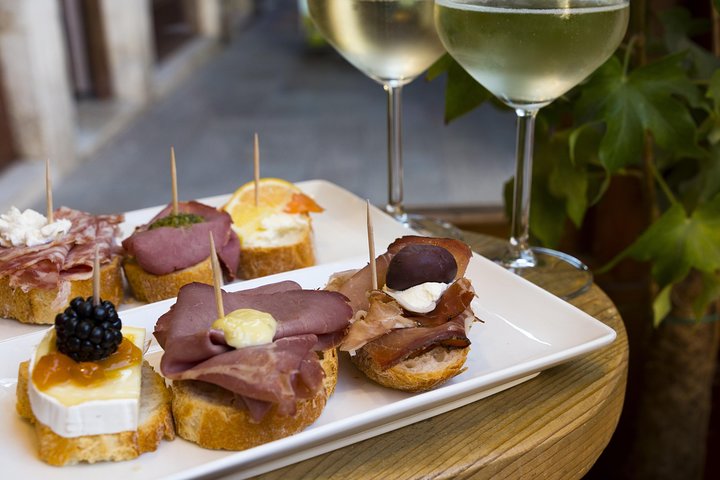 Tour enogastronomico in piccoli gruppi ad Aosta
