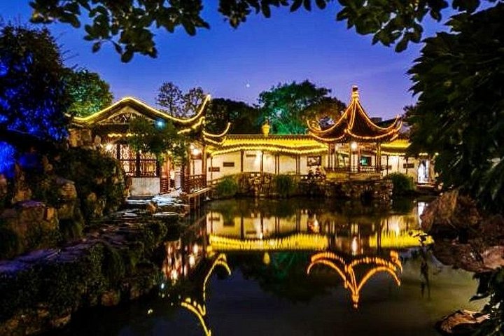 Private Suzhou Night Tour: Meister des Netzgartens, alter Kanal mit Abendessen