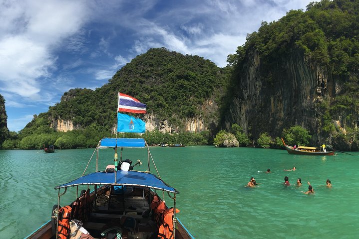 Krabi Hong Island Tour: barco privado de cauda longa