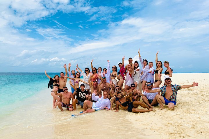 Phi Phi Islands & Maya Bay Day Trip from Phuket with Buffet Lunch