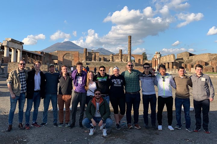 PompeiI Exclusive Tour with your Archaeologist in a Small Group