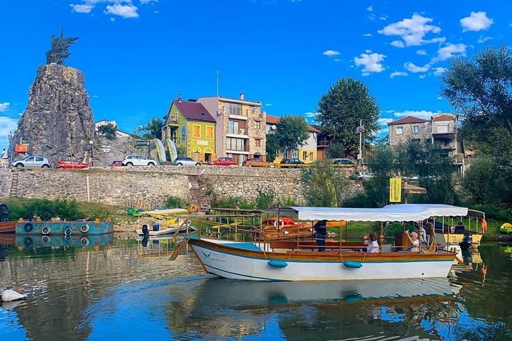 2 ore guidate - Tour Natura di Gruppo (degustazione vino locale in tour)