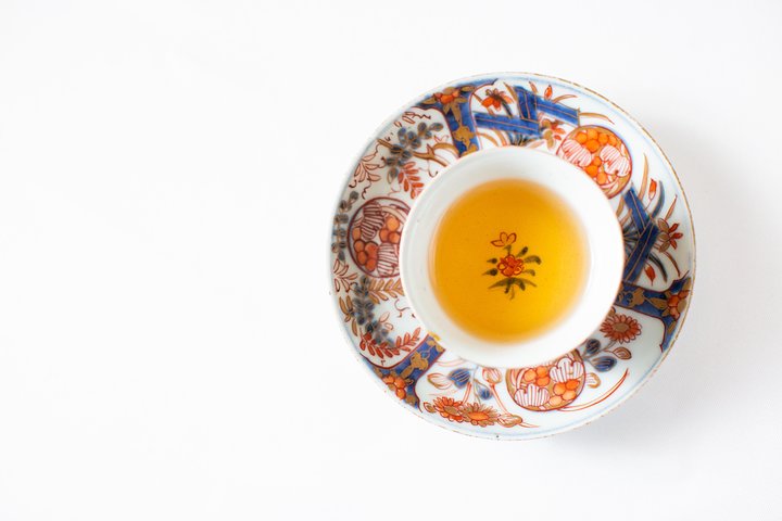 Geniet van een luxe Kaiseki-lunch met Arita-porseleinen servies dat de tijd symboliseert en bezoek Genemon Kiln