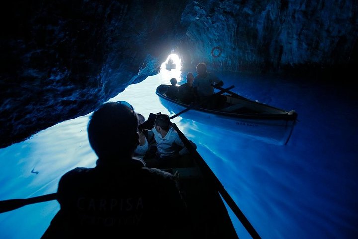Excursión de un día en grupo pequeño a Capri desde Positano o Praiano