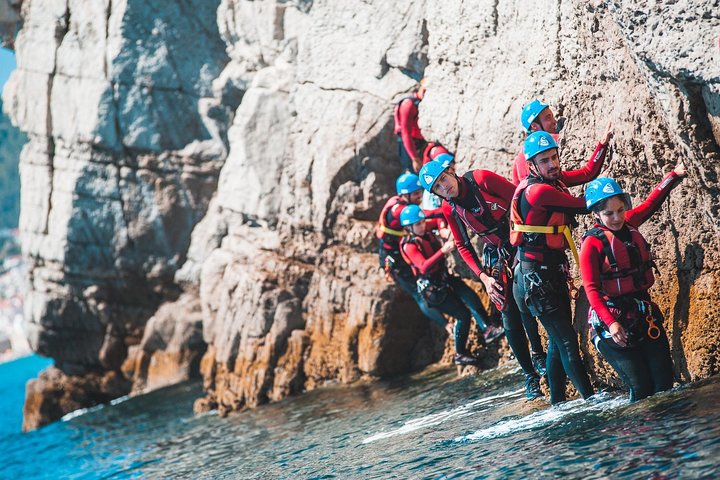 Sesimbra - Coasteering nel Parco Naturale di Arrabida (regione di Lisbona)