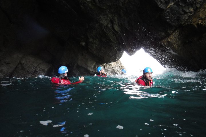 Sesimbra - Coasteering nel Parco Naturale di Arrabida (regione di Lisbona)