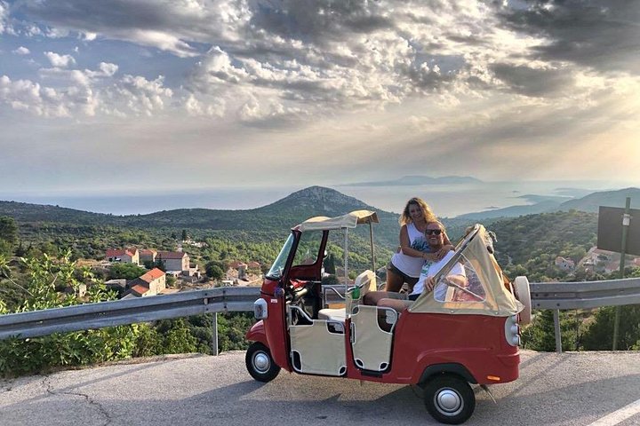 Hidden Hvar Eco Tuk Tuk Tour: Campos de Lavanda, Aldeias e Vistas