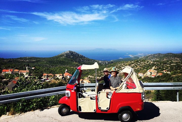 Hidden Hvar Eco Tuk Tuk Tour: Campos de Lavanda, Aldeias e Vistas