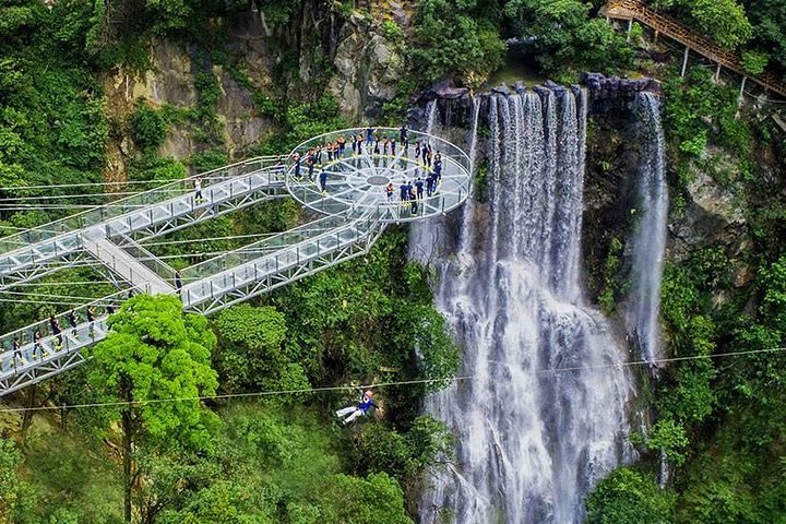 Visite privée du canyon Gulong avec pont de verre et chutes d'eau au départ de Guangzhou