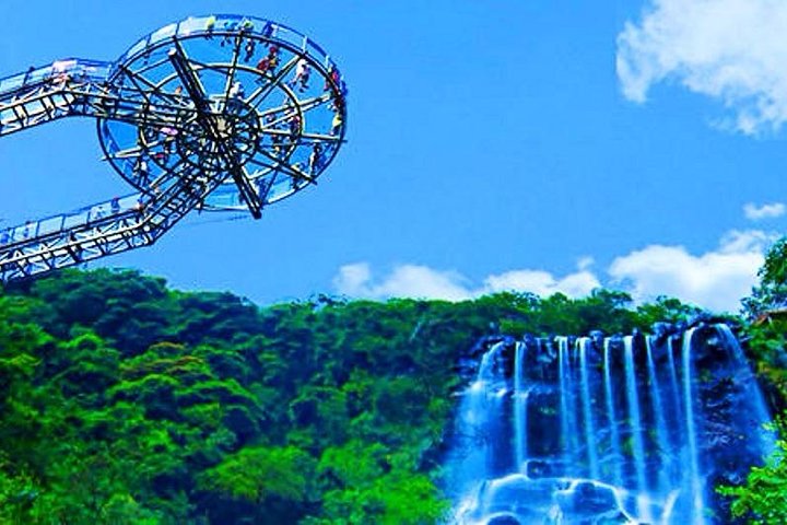 Visite privée du canyon Gulong avec pont de verre et chutes d'eau au départ de Guangzhou