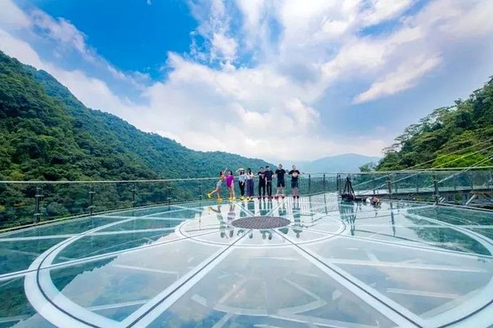 Visite privée du canyon Gulong avec pont de verre et chutes d'eau au départ de Guangzhou