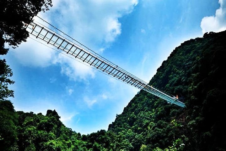 Visite privée du canyon Gulong avec pont de verre et chutes d'eau au départ de Guangzhou