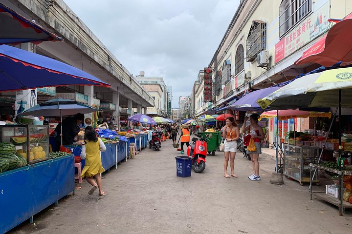 Visita guidata a piedi per vivere la vita di un Hainanese locale