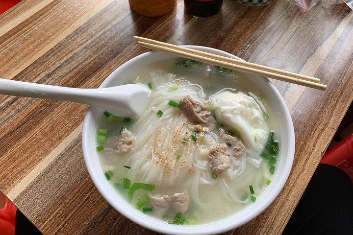 Visita guidata a piedi per vivere la vita di un Hainanese locale