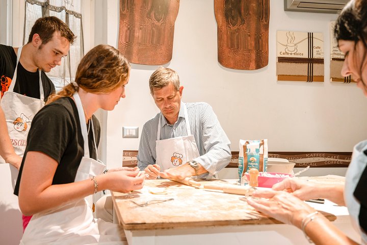 Clase privada de cocina con almuerzo o cena en Viareggio.