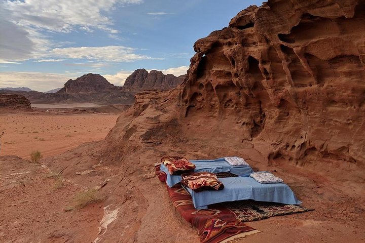 De Petra a Wadi Rum, luego de regreso a Ammán o al aeropuerto.