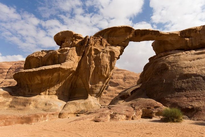 De Petra a Wadi Rum, luego de regreso a Ammán o al aeropuerto.