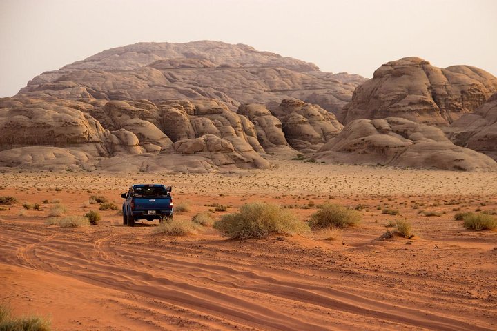 De Petra a Wadi Rum, luego de regreso a Ammán o al aeropuerto.