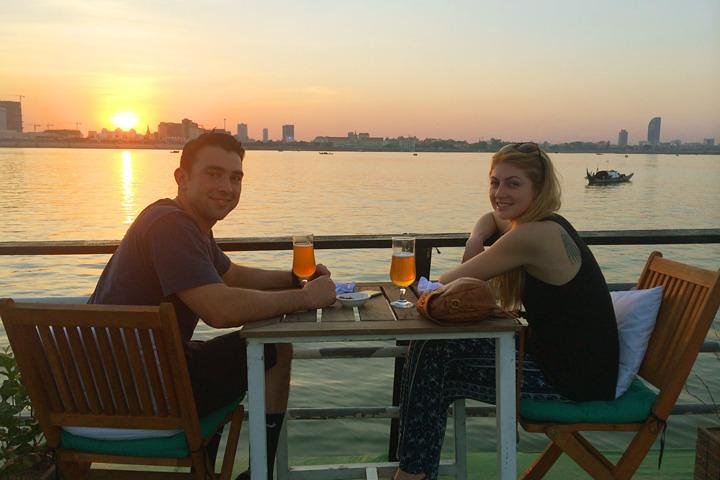 Sunset Cruise med obegränsad öl och läsk - Engelsktalande guide ombord