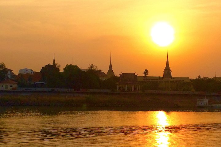Sunset Cruise med obegränsad öl och läsk - Engelsktalande guide ombord