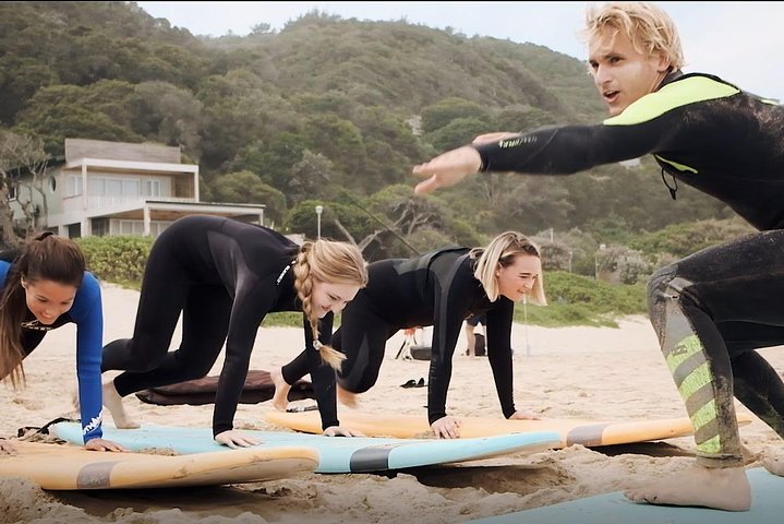 Clases de surf de 1 hora y 15 minutos en Victoria Bay y Wilderness