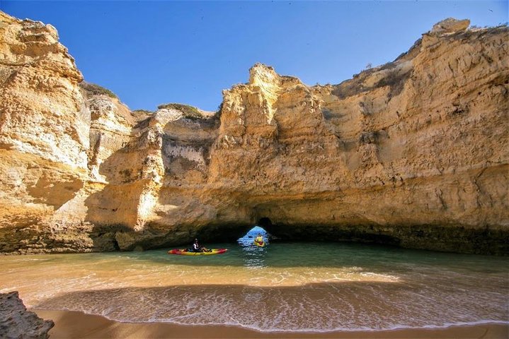 Albufeira : Grotte marine e spiagge nascoste Tour guidato in kayak
