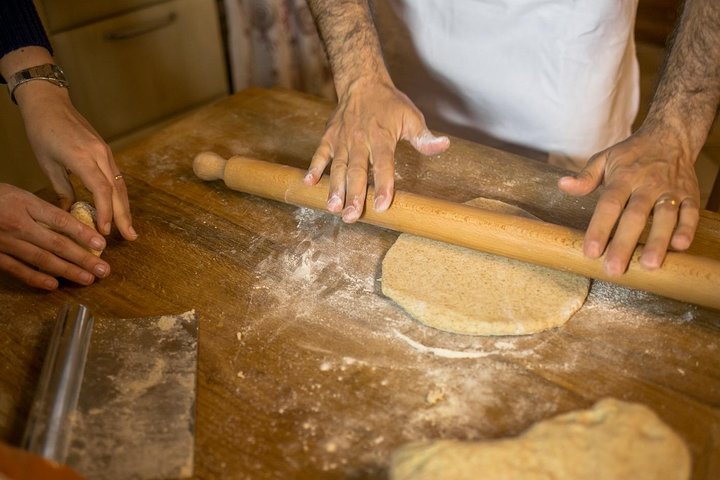 Matopplevelse hjemme hos en lokal i Asti med showkokking