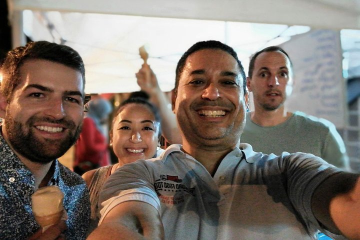 Tour gastronómico de Trinidad por la noche