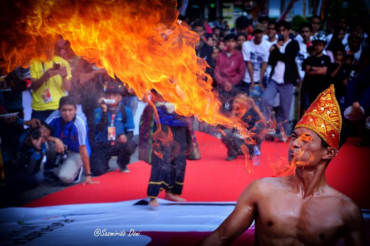 Tour cultural de Sumatra occidental con alojamiento 4 días 3 noches
