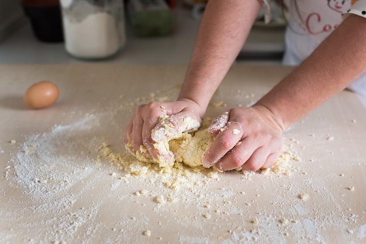 Privat pasta-making klasse på en Cesarina hjem med smaker i Asti