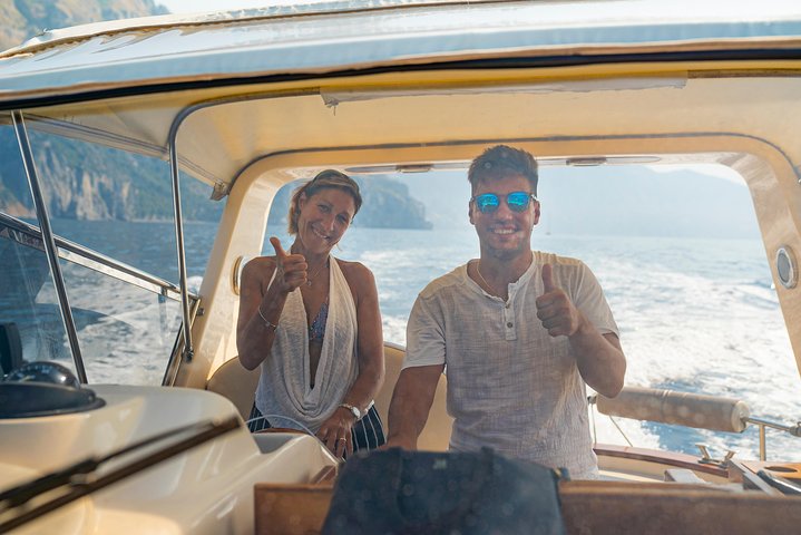 Excursion en bateau en petit groupe : Découvrez la côte amalfitaine au départ de Positano