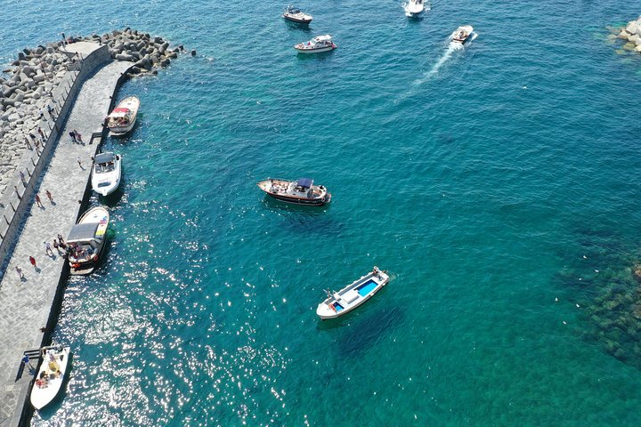 Excursion en bateau en petit groupe : Découvrez la côte amalfitaine au départ de Positano