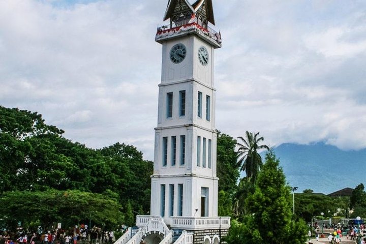 Visite privée de 3 jours à Padang: visite du centre culturel, du village et de la ville de Minangkabau