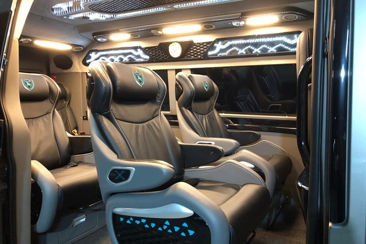 Hanoi trasferimenti privati di sola andata (da furgoni limousine di lusso)
