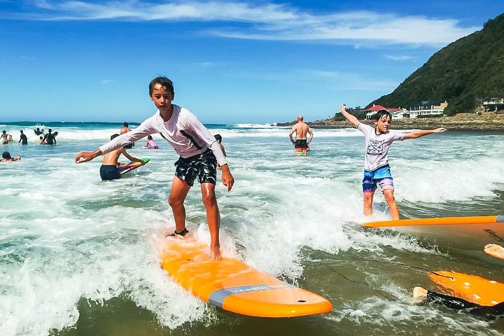 Clases de surf de 1 hora y 15 minutos en Victoria Bay y Wilderness