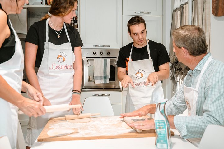 Clase de Pasta y Tiramisu para grupos pequeños en Rimini por Cesarine
