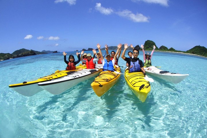 Tour di 1 giorno in kayak nelle Isole Kerama e Zamami Island