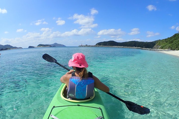 Tour di 1 giorno in kayak nelle Isole Kerama e Zamami Island