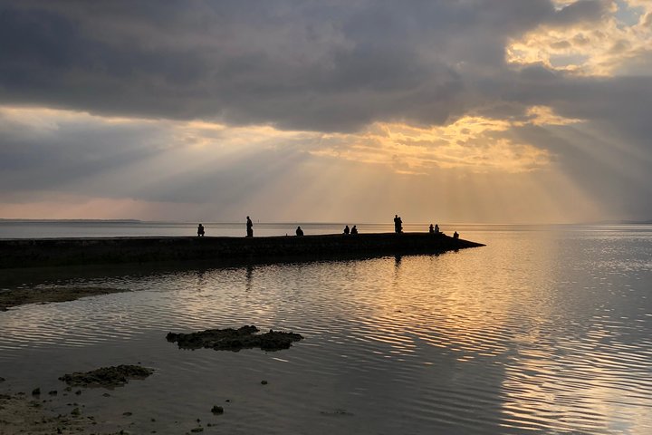 Excursão a pé pela ilha de Taketomi com guia da ilha