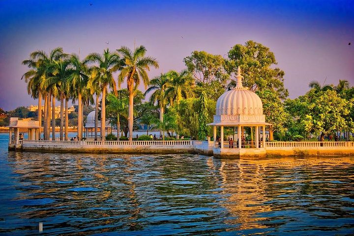 Privat Udaipur sightseeingtur med Tuk-Tuk eller bil med förare
