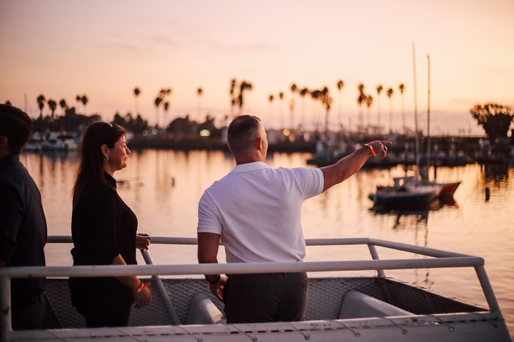 Cruzeiro ao pôr do sol em San Diego de Mission Bay