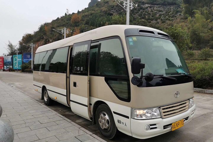 Longsheng (Longji) hotel naar Zhangjiajie hotel en stopt bij de oude binnenstad van Fenghuang