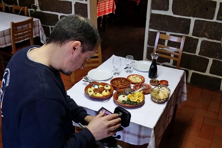 Gerês Natura, cascate, pranzo gustoso!Piccolo gruppo, offerta Bottiglia di vino