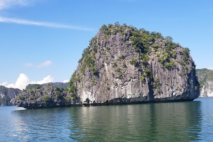 Cat Ba Island: Fulddagstur til Lan Ha Bay med luksuscruise