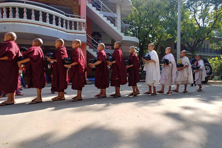 Privat tur for Amarapura, Mingun, Sagaing og Inwa (AVA)