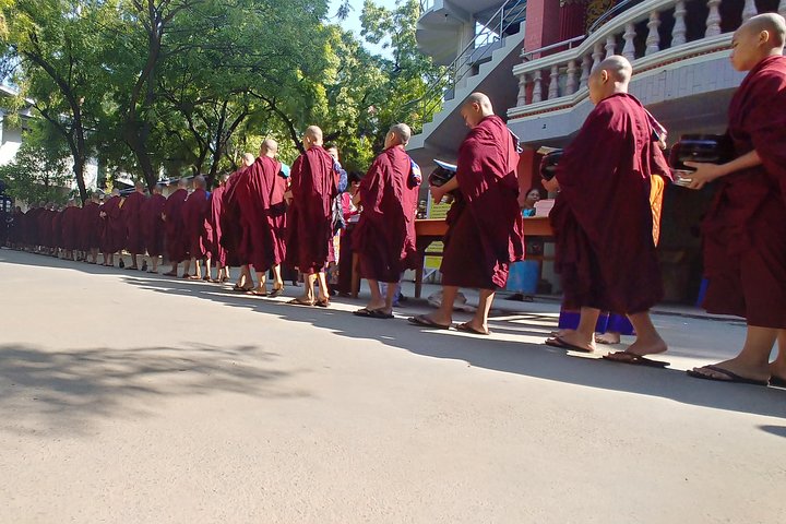 Privat tur for Amarapura, Mingun, Sagaing og Inwa (AVA)