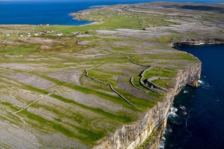 Sykle Inishmore Island. Aranøyene. Selvstyrt. Full dag.