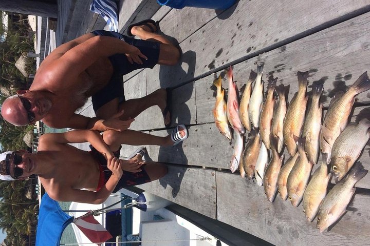 Premium privato di pesca, snorkeling e Beach cookout tour a San Pedro, Belize