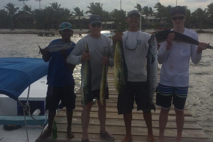 Premium privato di pesca, snorkeling e Beach cookout tour a San Pedro, Belize